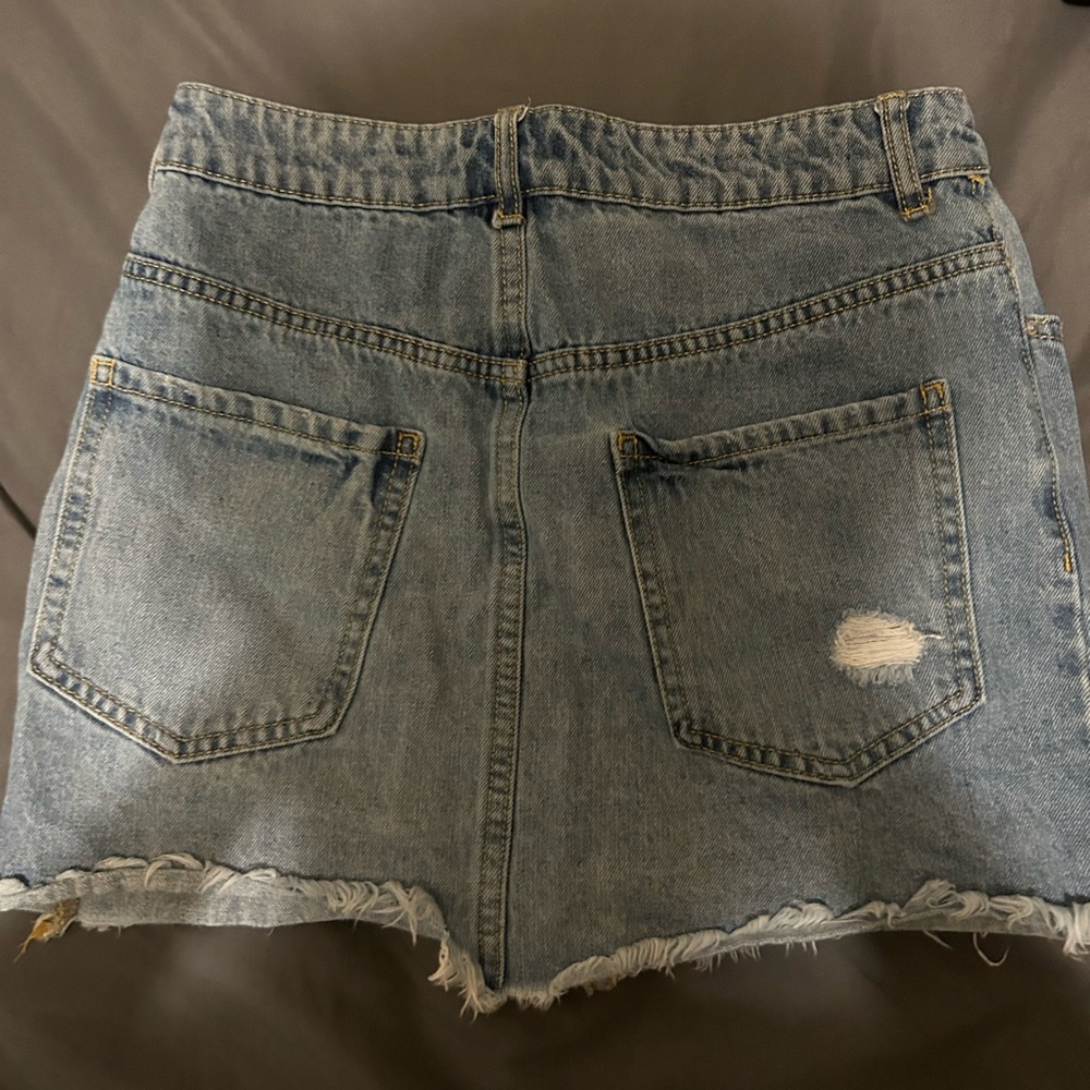 Blue jean skirt not sure if it juniors or not